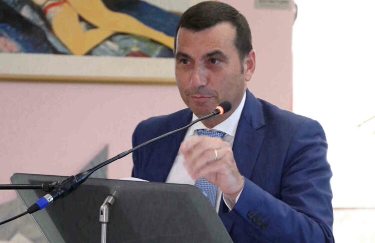 Caro prezzi, situazione insostenibile e cantieri chiusi a Ragusa