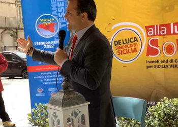 Cateno De Luca a Ragusa, presenta il progetto di Sicilia Vera