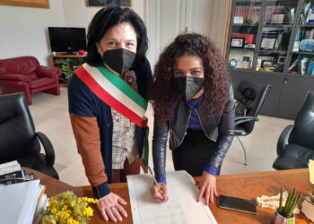 Comiso: il giuramento della giovane Hayat Bensmak