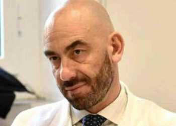 Covid Italia, Bassetti: quinta ondata? Evitiamo allarmismi. Non c'è solo il Covid, abbiamo 2 casi H3N2