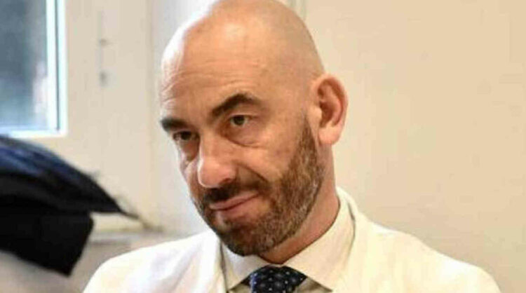 Covid Italia, Bassetti: quinta ondata? Evitiamo allarmismi. Non c'è solo il Covid, abbiamo 2 casi H3N2