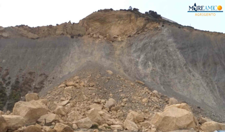 Crolla la collina di Capo Rossello nell'Agrigentino: in pericolo anche il faro VIDEO