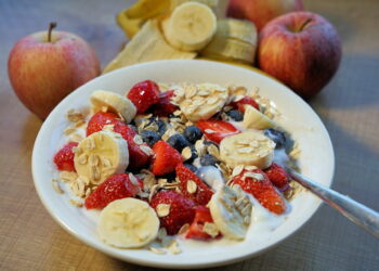 Dieta bilanciata per perdere peso contro gonfiore addominale: menù