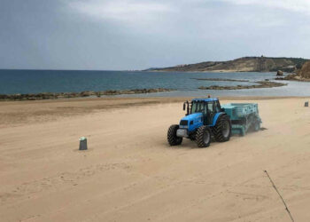 Eccezionale bassa marea a Sciacca, spunta isolotto segnato nella mappe del seicento