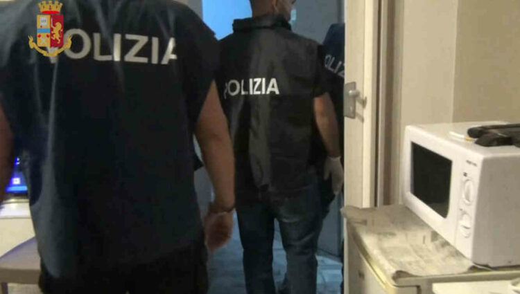 Femminicidio a Lentini, marito vittima ancora in commissariato