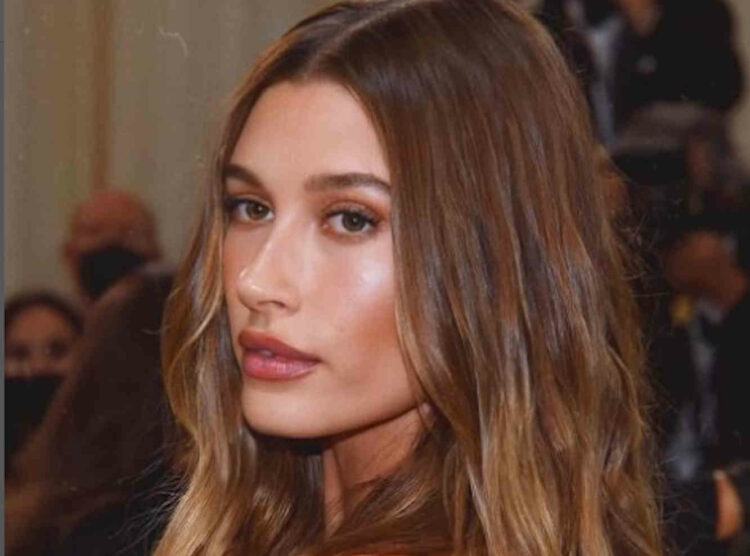 Hailey Bieber ricoverata in ospedale per sintomi simili ictus