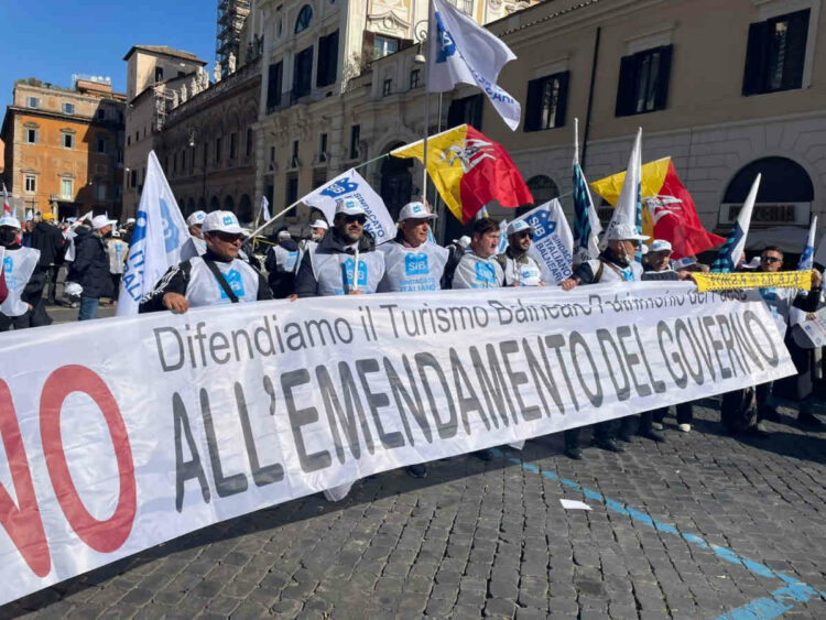 Anche i balneari siciliani in piazza a Roma