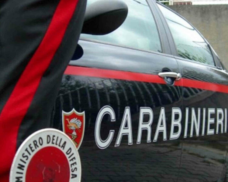 Lite tra vicini nel Comasco: 2 feriti e 2 arresti per tentato omicidio