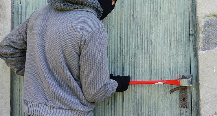 Ragusa, furti in abitazione: 3 arresti