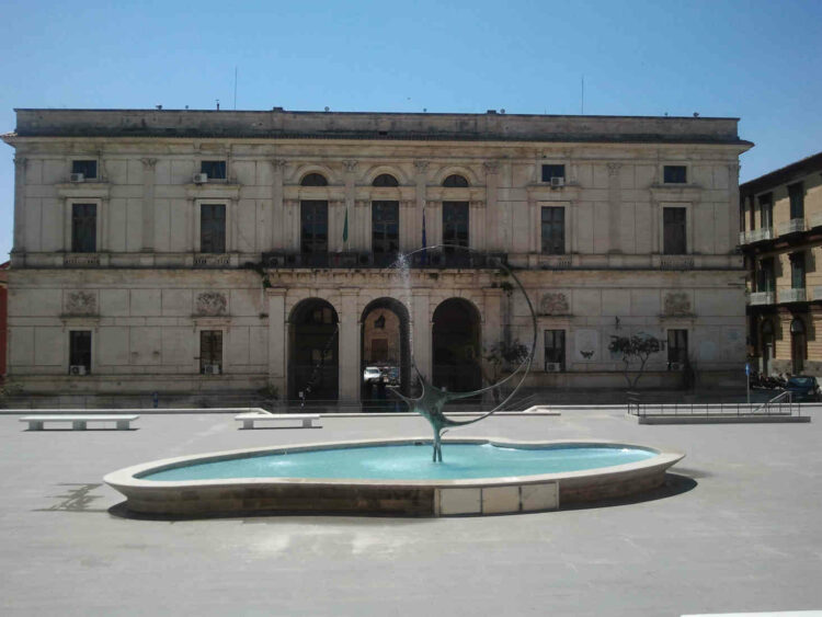 Ragusa, una targa commemorativa in ricordo dell'imprenditore Carmelo Digrandi