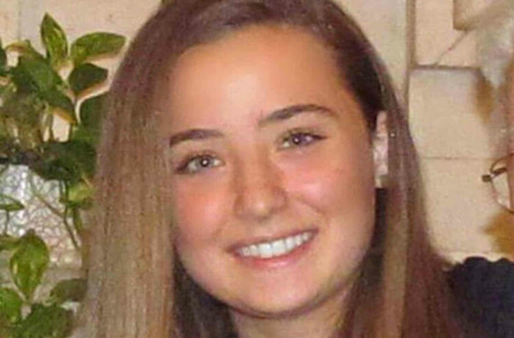 Si accascia e muore mentre passeggia con amici: morto il papà di Camilla