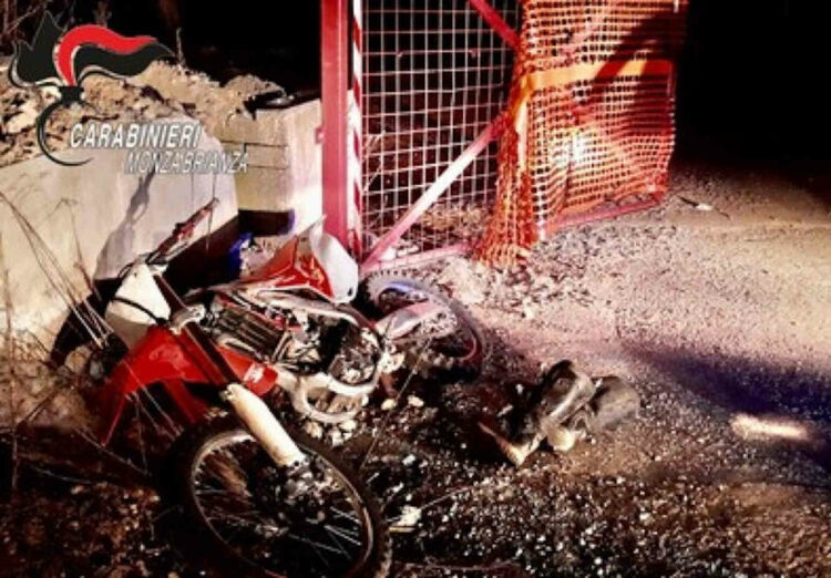 Tragedia in Brianza: morto 16enne caduto mentre guidava la moto del padre