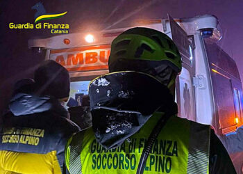 Turista disperso nella valle del Bove sull'Etna VIDEO