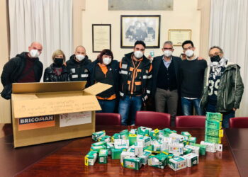 Una lampadina sospesa a Ragusa