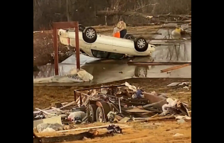 Usa, terrificante tornado in Iowa: 2 bambini tra i 6 morti