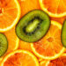 Vitamina C, arancia e kiwi a tavola: benefici per salute