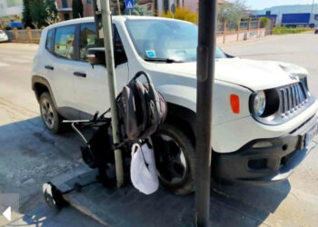 Morto bimbo di 9 mesi travolto da una Jeep guidata da un 89enne: è lutto cittadino