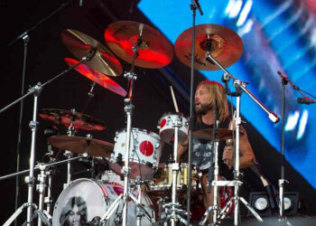 E' morto Taylor Hawkins, batterista dei Foo Fighters