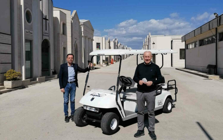 Pozzallo, nuovo servizio di trasporto con auto elettrica al cimitero