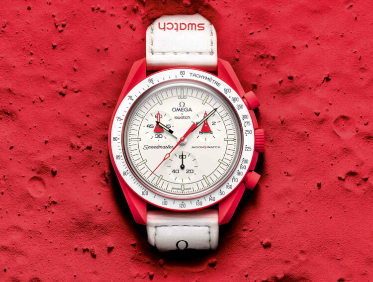 Tutti pazzi e tutti in fila per il nuovo orologio Swatch FOTO