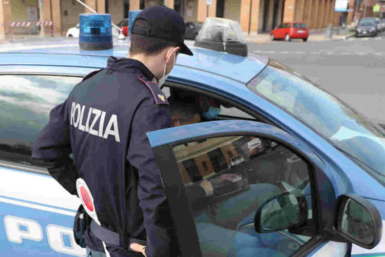 16enne molestata dal bidello sarà ascoltata dalla polizia