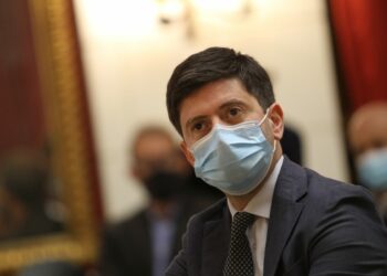 Covid, Speranza “La gestione della pandemia diventa ordinaria”
