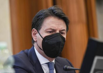 Francia, Conte “Non lasciare a destra xenofoba risposta ai cittadini”