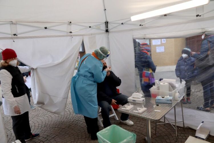 Covid Italia, 28.368 nuovi casi e 115 decessi nelle ultime 24 ore