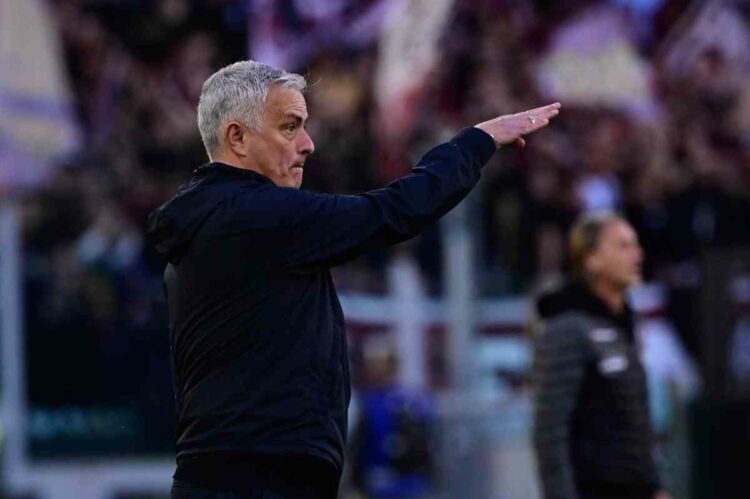 Mourinho “Mi aspetto la Roma in semifinale di Conference”