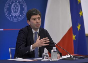 Covid, ministro Speranza “Ipotesi vaccino annuale credibile e possibile”