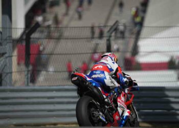 Zarco in pole a Portimao davanti a Mir, paura per Bagnaia