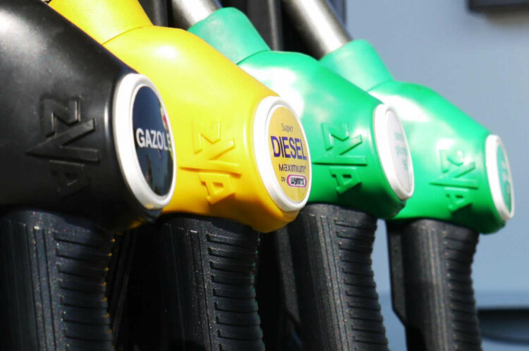 Benzina e diesel, prezzo in aumento in Italia: ecco quanto costa al litro
