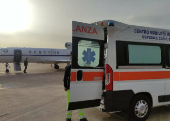 Bimba di 1 mese in pericolo di vita trasportata da Comiso a Roma con volo dell'Aeronautica