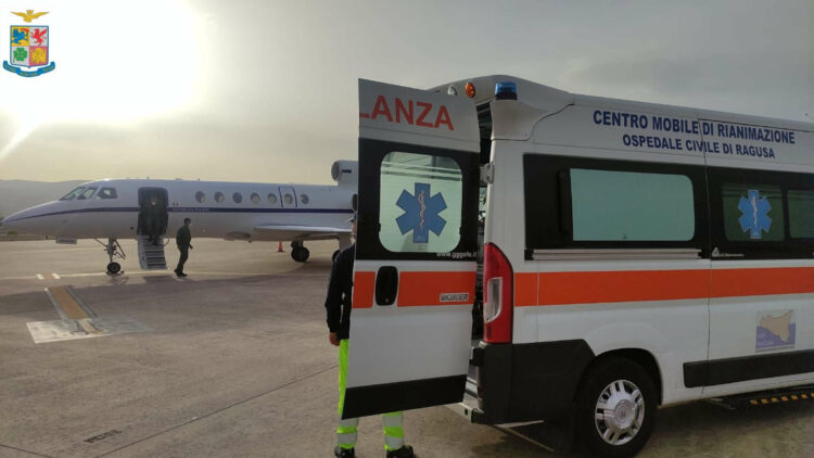 Bimba di 1 mese in pericolo di vita trasportata da Comiso a Roma con volo dell'Aeronautica