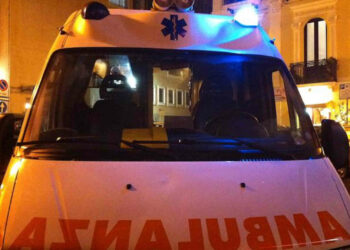 Bimba di nove anni muore schiacciata dal cancello di casa