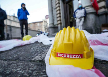 Cade da lucernaio e muore: tragedia nel bresciano