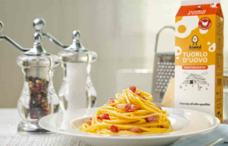 Carbonara Day con l'uovo liquido che arriva da Modica