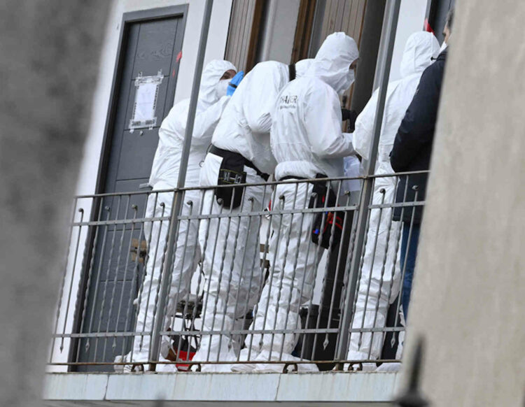 Fidanzato di Carol, Fontana mente: non faceva video sadomaso