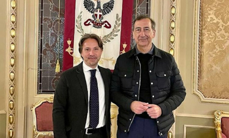 Il sindaco di Milano Beppe Sala in vacanza a Noto