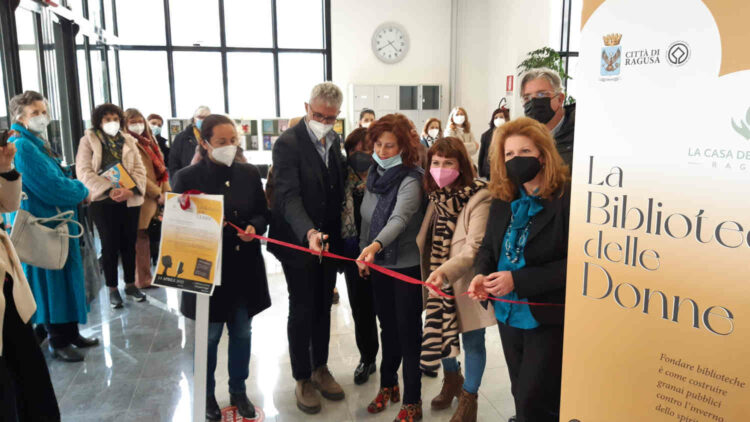 Inaugurata a Ragusa la biblioteca delle donne