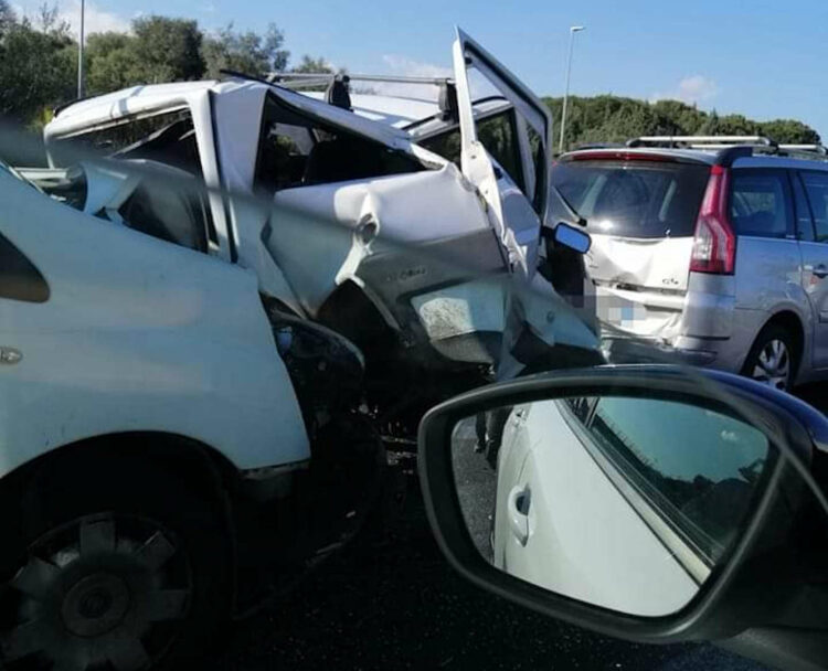 Tangenziale, spaventoso incidente a Catania: feriti