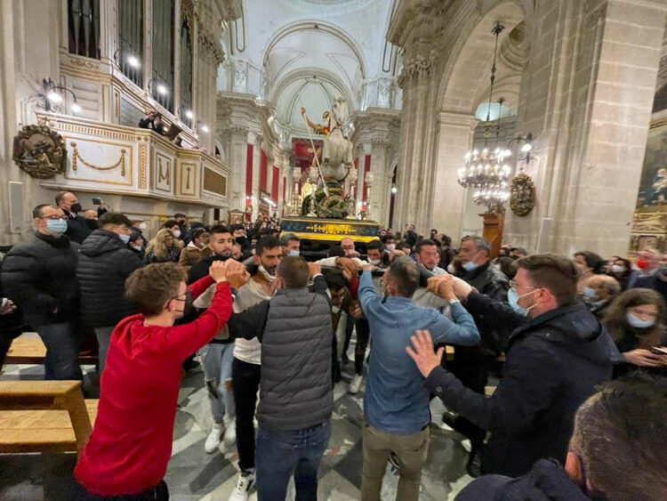 Ragusa, dopo 2 anni torna il rito della "Scinnuta" di San Giorgio