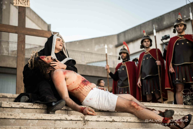 La Via Crucis 2022 a Ragusa FOTO