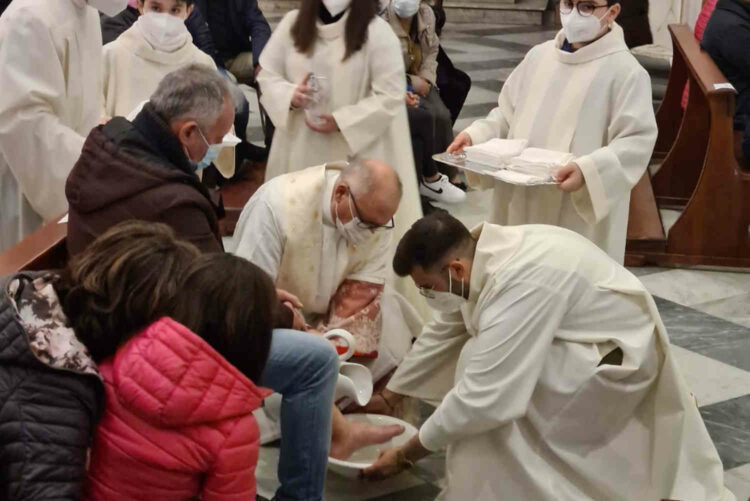 Comiso: dalla lavanda dei piedi alla reposizione del Ss. Sacramento nel Tabernacolo