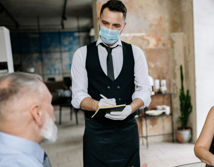 Mascherine e green pass dal 1 maggio: cosa cambia e regole