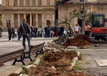 Piazza del Popolo a Vittoria, Piero Gurrieri: Uno scempio selvaggio e insensato, atti in Procura