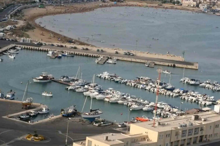 Lavori di dragaggio del porto piccolo: non si può più perdere tempo