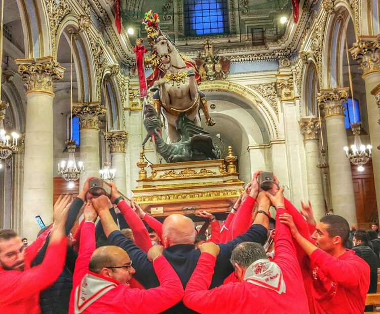 Grande festa a Modica per San Giorgio, da mercoledì via al triduo