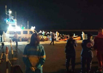 Sbarco di 505 migranti al porto di Pozzallo: con la primavera ricominciano gli sbarchi