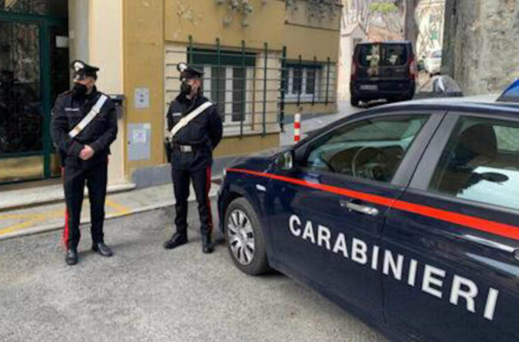 Scheletro umano per uso medico-scientifico trovato in sottoscala